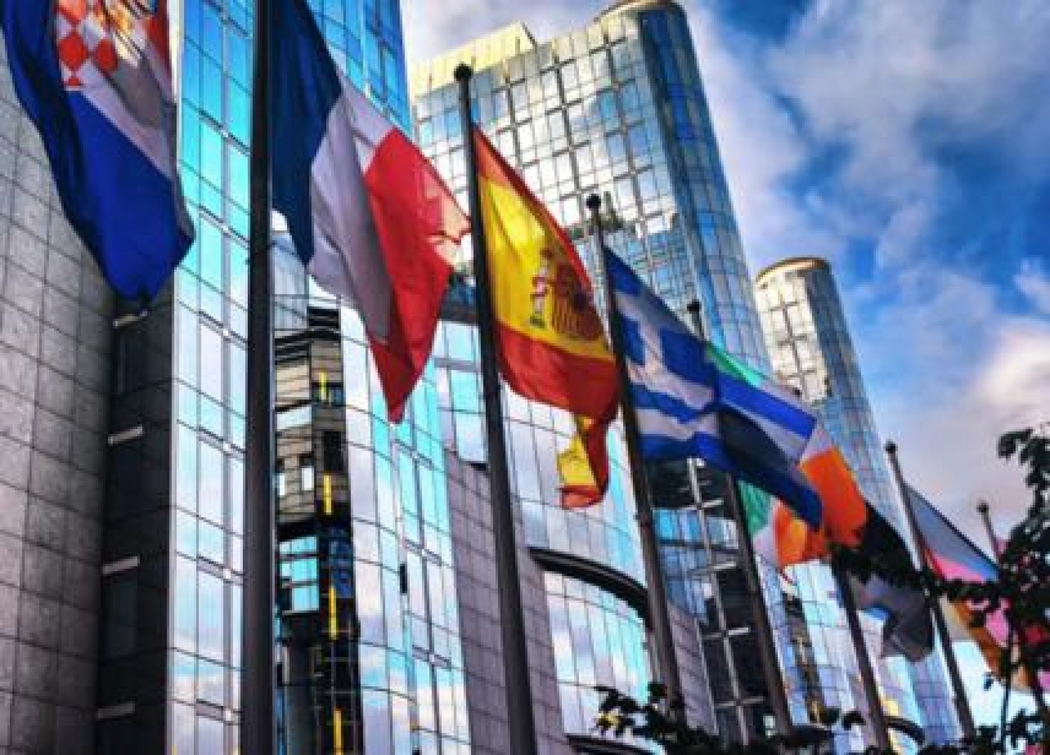 Con il Corona Virus cadono e Ipocrisie.