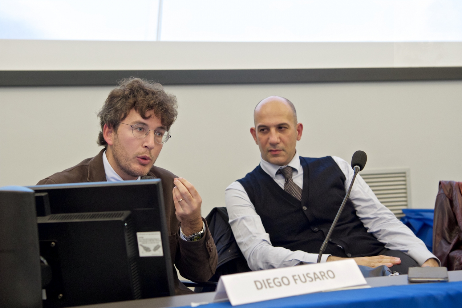 UNIRE GLI UOMINI LIBERI E FORTI IN DIFESA DELLA COSTITUZIONE